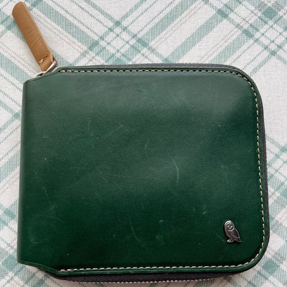 Bellroy zip around wallet
